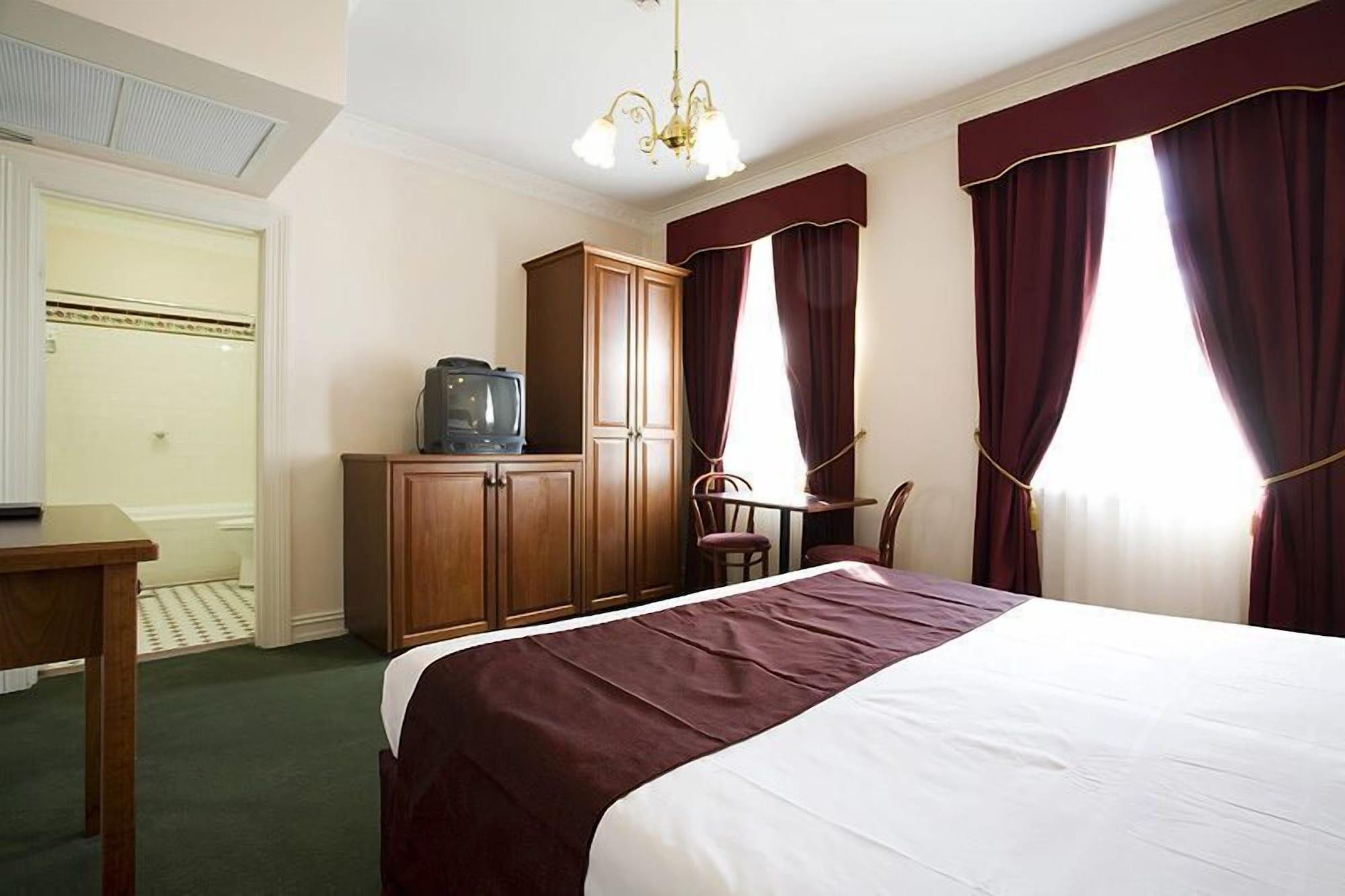 Palais Royale Hotel 4*
