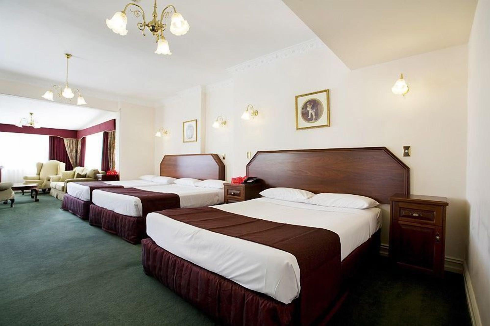 Palais Royale Hotel 4*