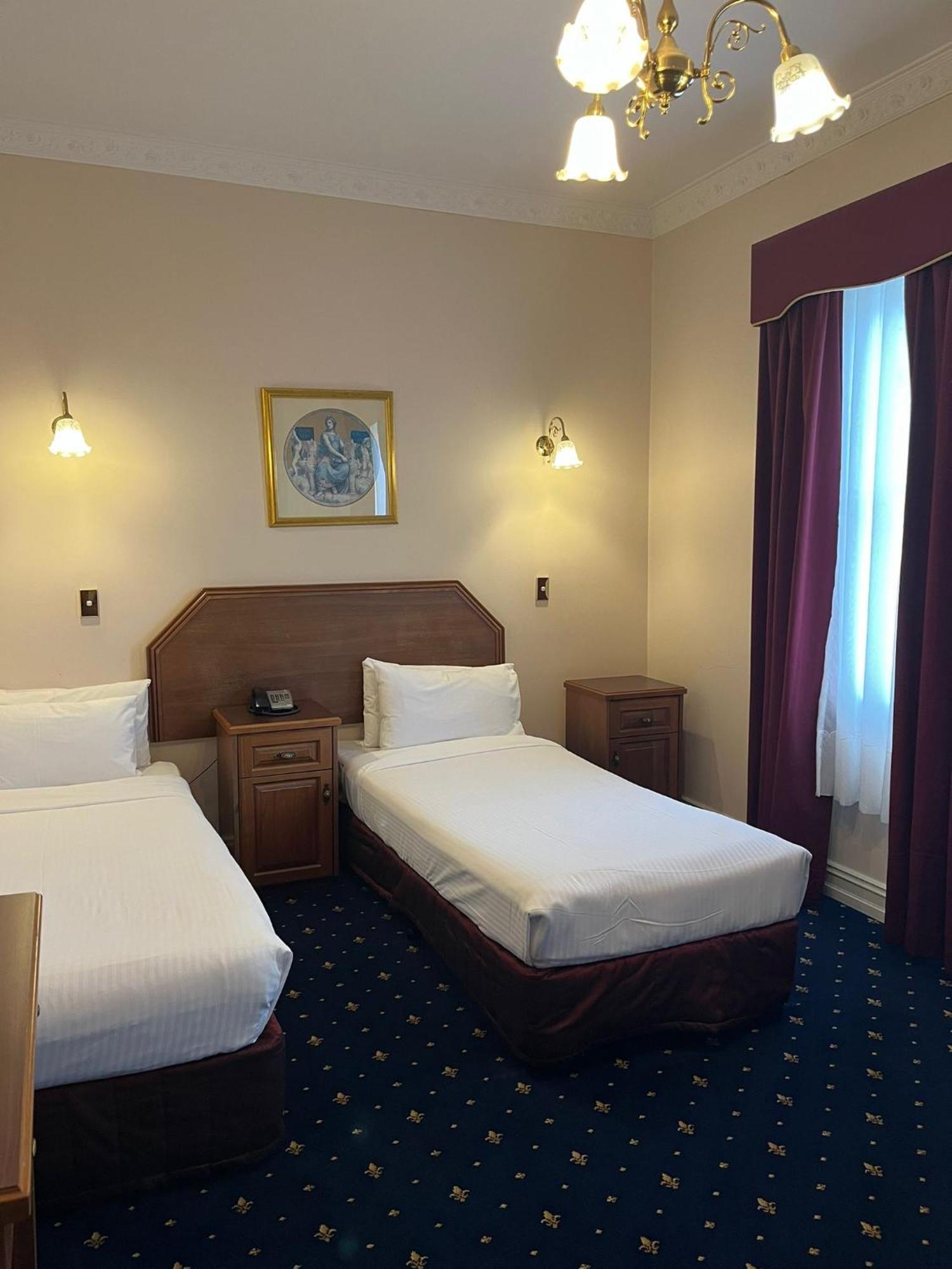 Palais Royale Hotel 4*