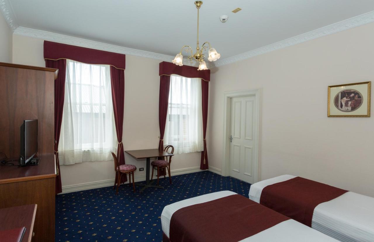 Palais Royale Hotel