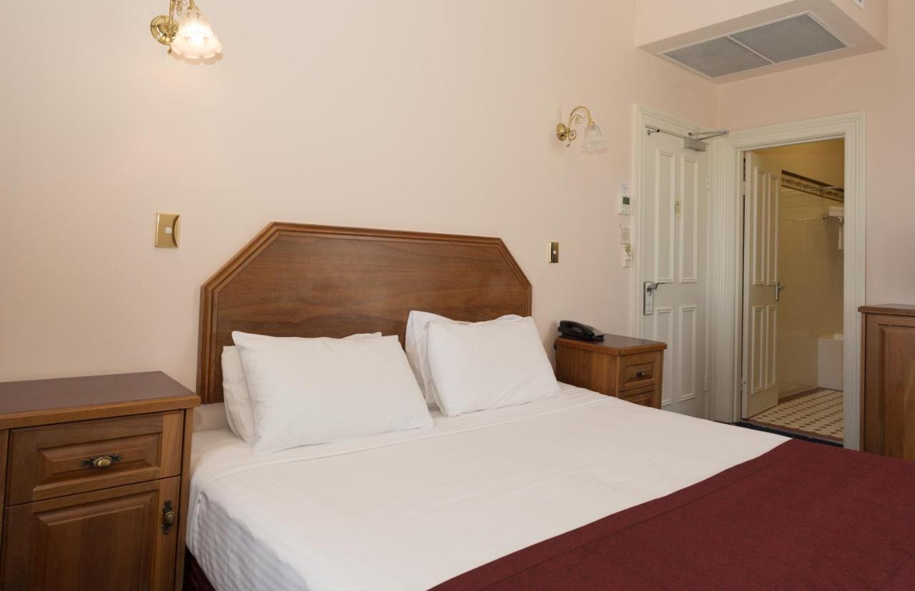 Palais Royale Hotel 4*