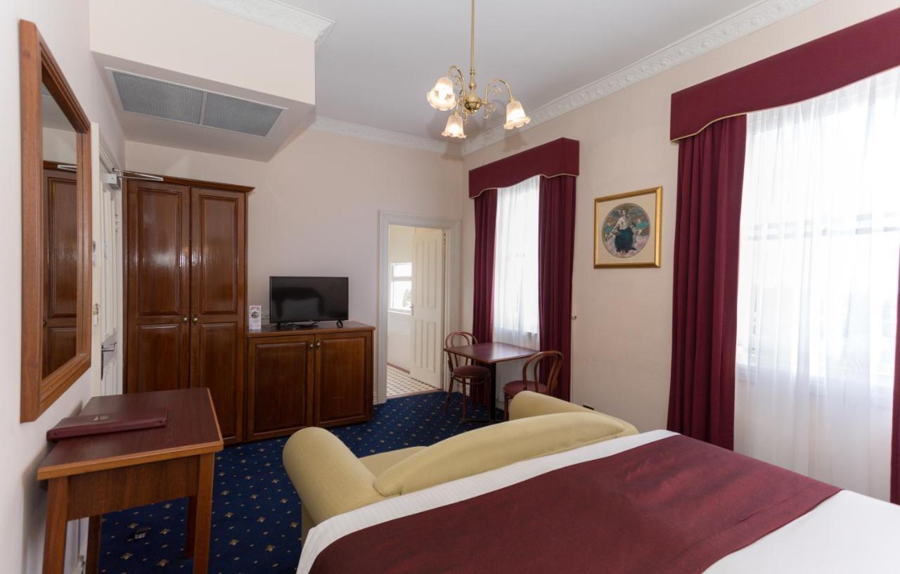Palais Royale Hotel
